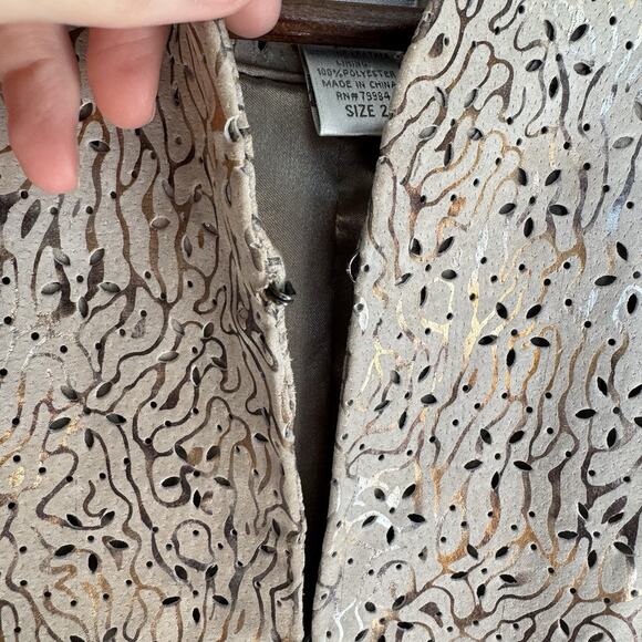 Chico’s Women’s 2 Leather Jacket Metallic Gold Beige Perforated Hook Eye Closure - Picture 9 of 9